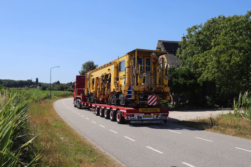 BAM Stopmachine met het fabrieksnummer 1214 en het UIC-nummer 99 84 942 8 702-7.